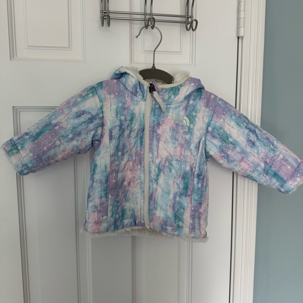 North Face girls Reversible Mossbud Jacket Tie Dye Purple Blue Pink coat EUC